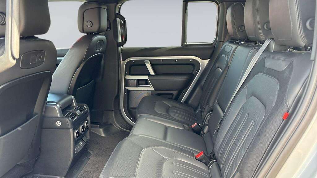Land Rover Defender 110 3.0 D300 X-dynamic Hse 110 7 Seat 2021 FJ71YWT Silver #4