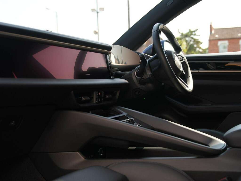 Porsche Macan 4 2025 2025 BL25FHG Blue #4