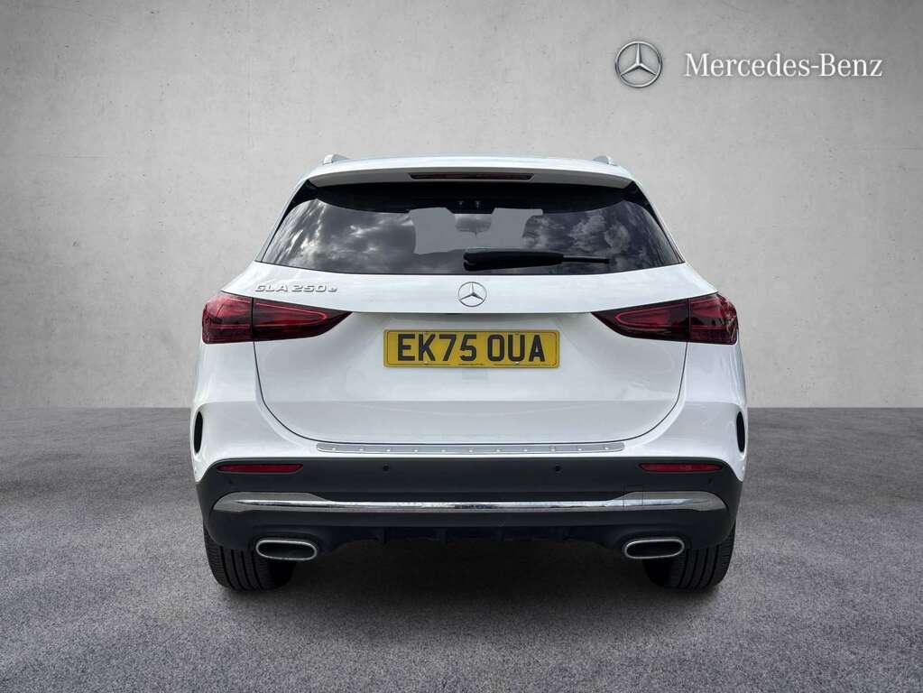 Mercedes-Benz GLA Class 250E Amg Line Executive 2025 EK75OUA White #4