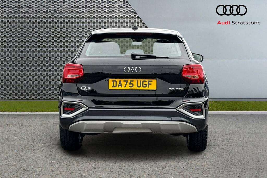 Audi Q2 35 Tfsi Sport 2025 DA75UGF Black #4