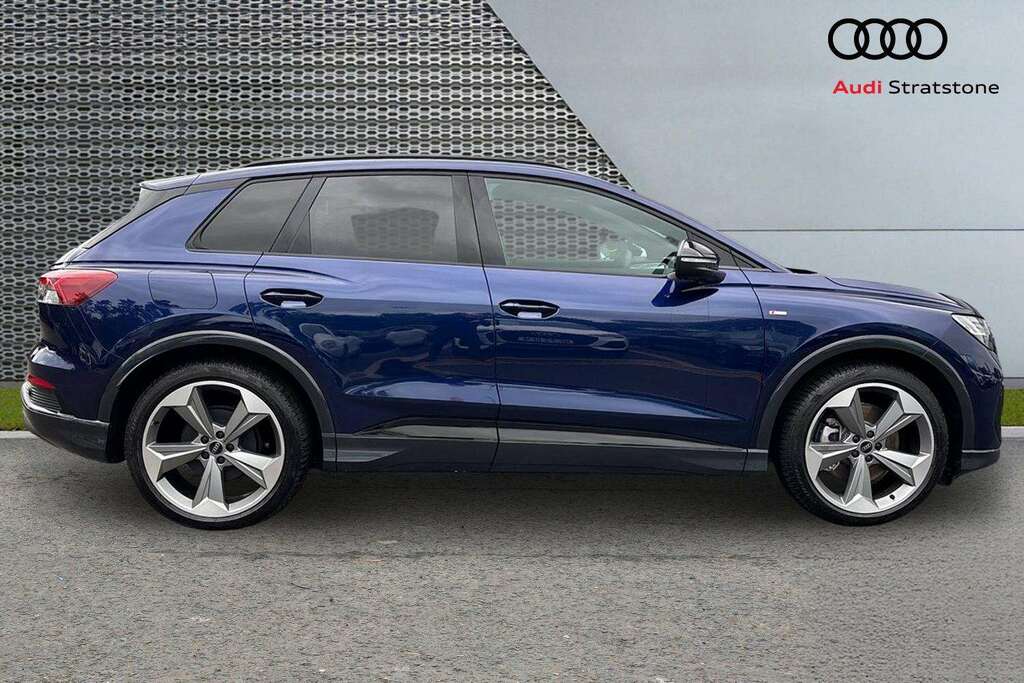 Audi Q4 E Tron 210Kw 45 82Kwh Black Edition 2026 MF26CTO Blue #4