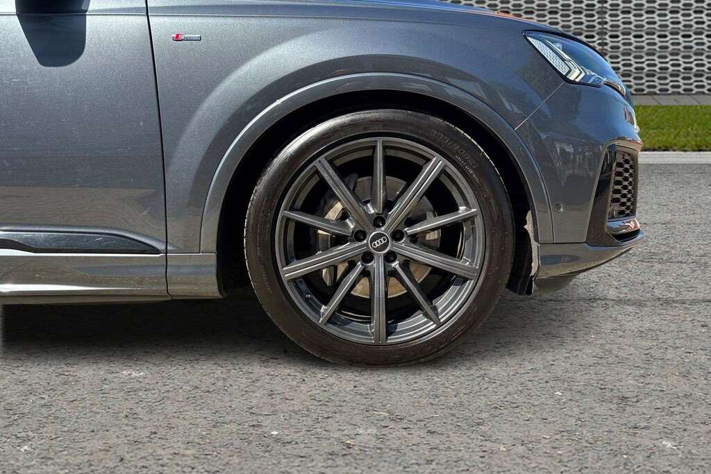 Audi Q7 55 Tfsi Quattro Black Edition Tiptronic 2022 GX22XVO Grey #5