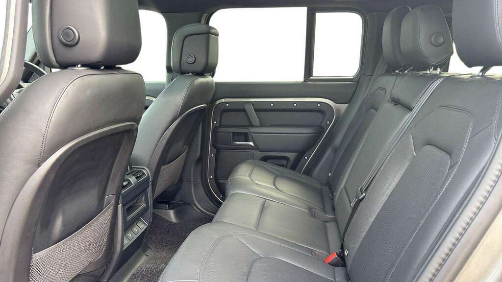 Land Rover Defender 110 3.0 D350 X-dynamic Hse 110 2024 KM74GHF Silver #4
