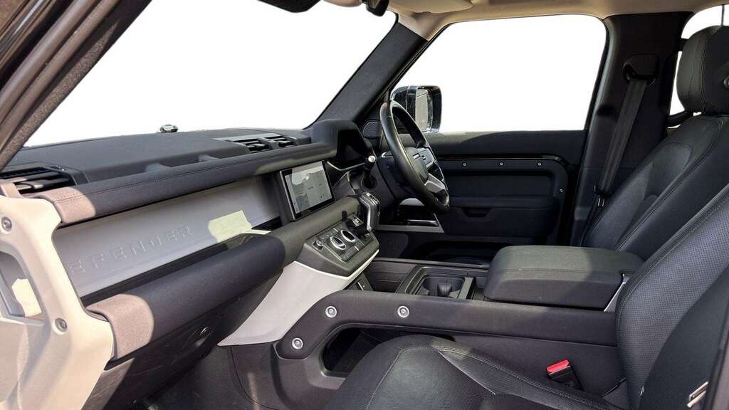 Land Rover Defender 110 3.0 D250 X-dynamic Se 110 2022 SL72UAE Black #3
