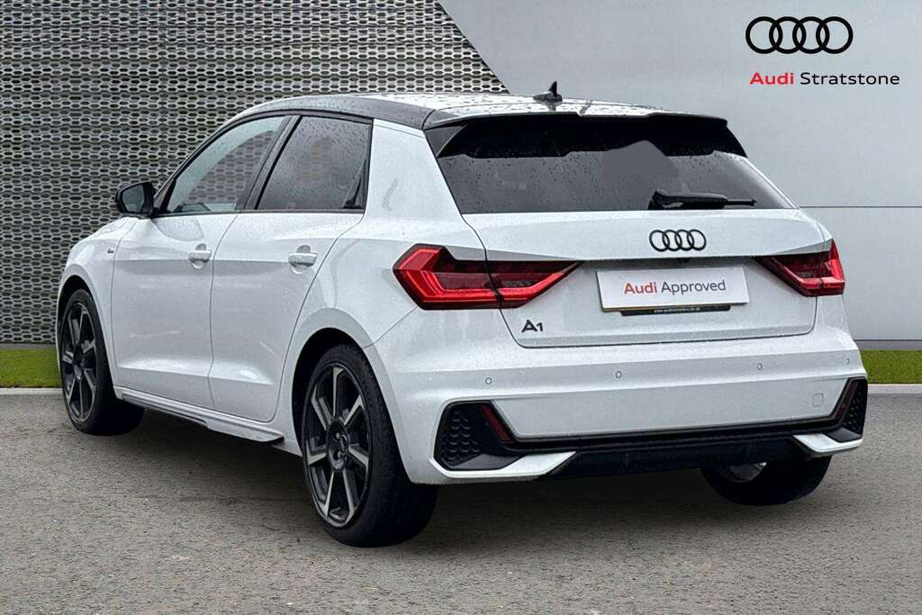 Audi A1 35 Tfsi Black Edition S Tronic 2023 BJ73AXF White #3