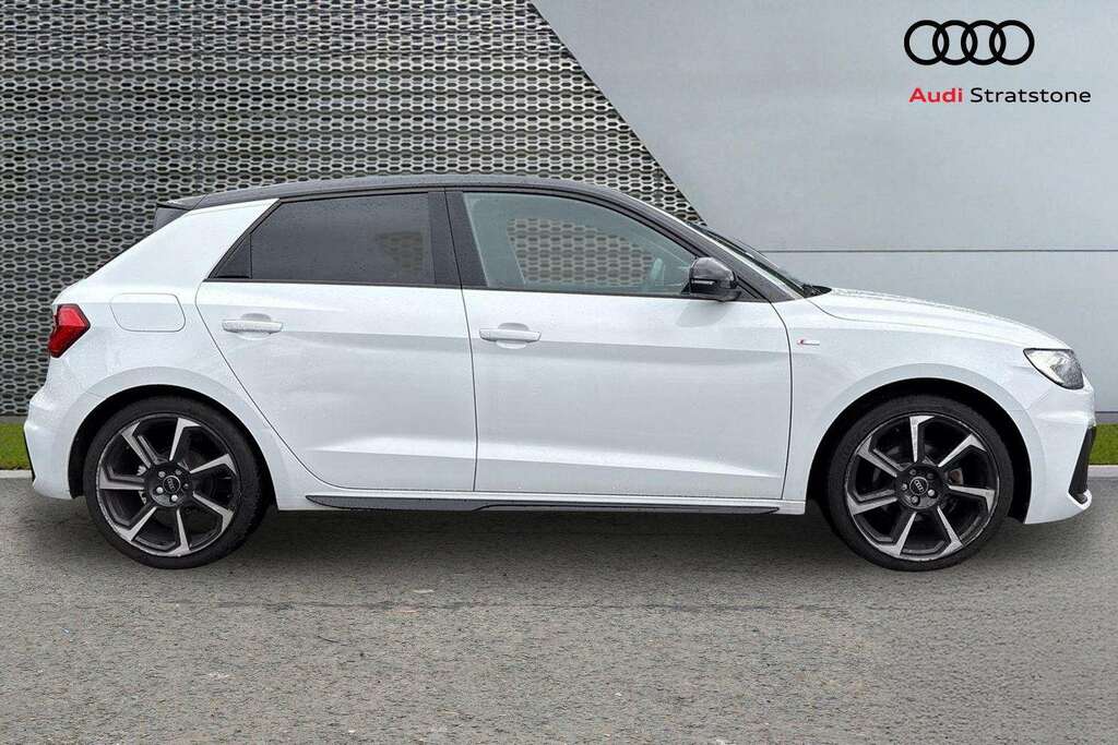Audi A1 35 Tfsi Black Edition S Tronic 2023 BJ73AXF White #4