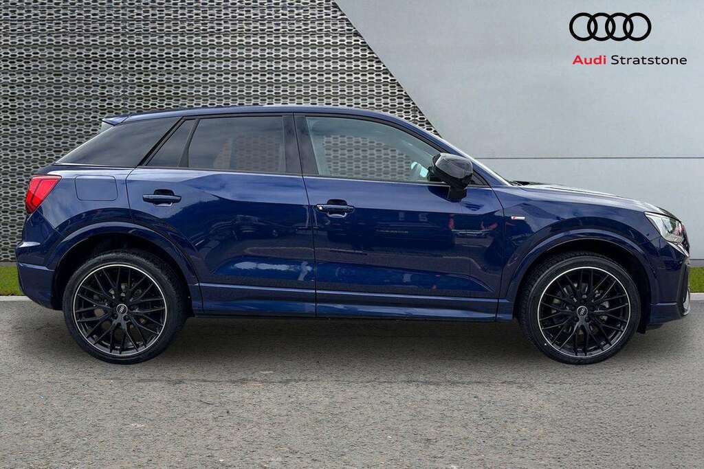Audi Q2 35 Tfsi Black Edition 2023 BT23NYZ Blue #4