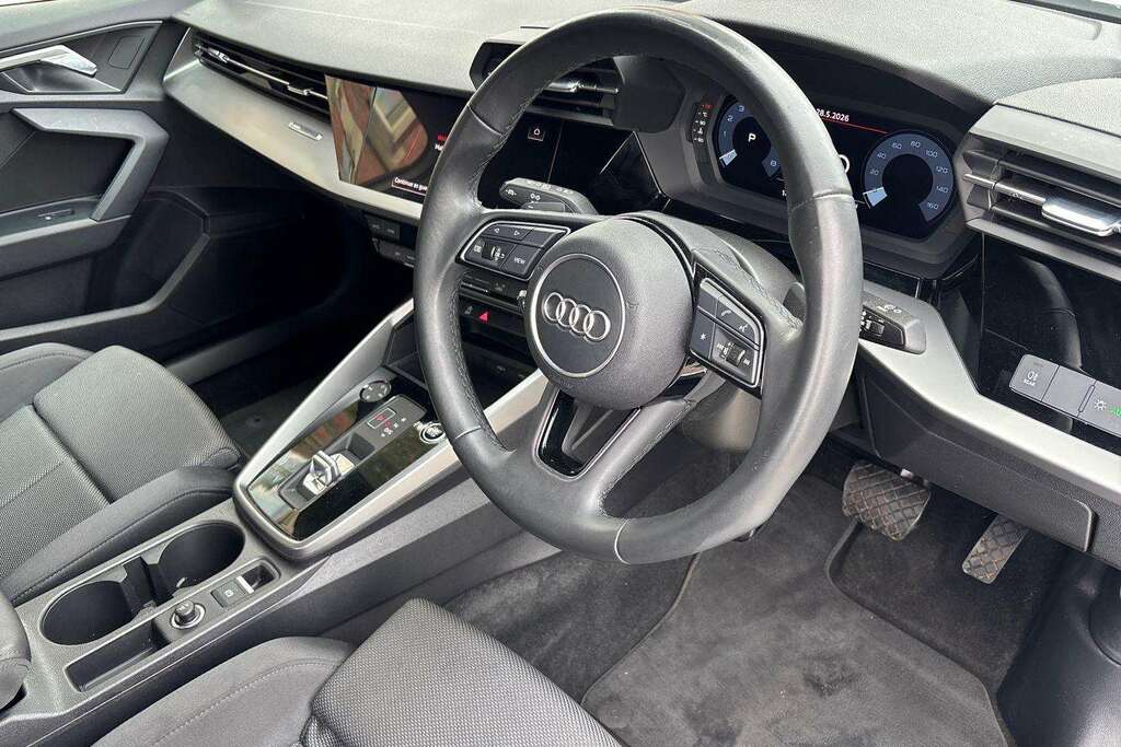 Audi A3 30 Tfsi Sport S Tronic 2024 BK24KDU White #5