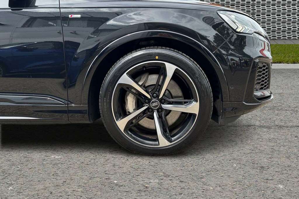 Audi Q7 55 Tfsi E Quattro Black Ed Tiptronic Cs 202 Black #5