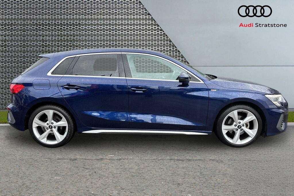 Audi A3 30 Tfsi S Line 2022 LT72KKS Blue #4