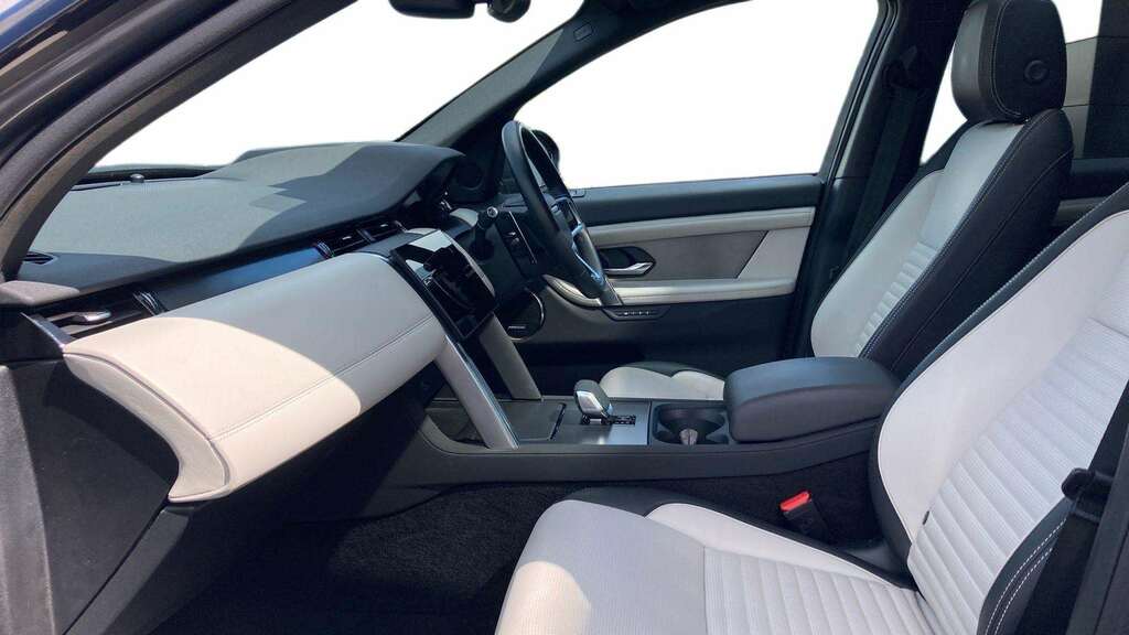 Land Rover Discovery Sport 2.0 D200 Dynamic Hse 7 Seat 2024 KR74XAZ Grey #3