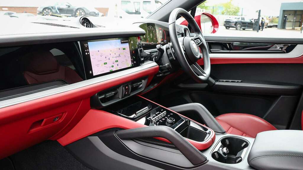 Porsche Cayenne V8 S 2024 BA24YJN Red #4