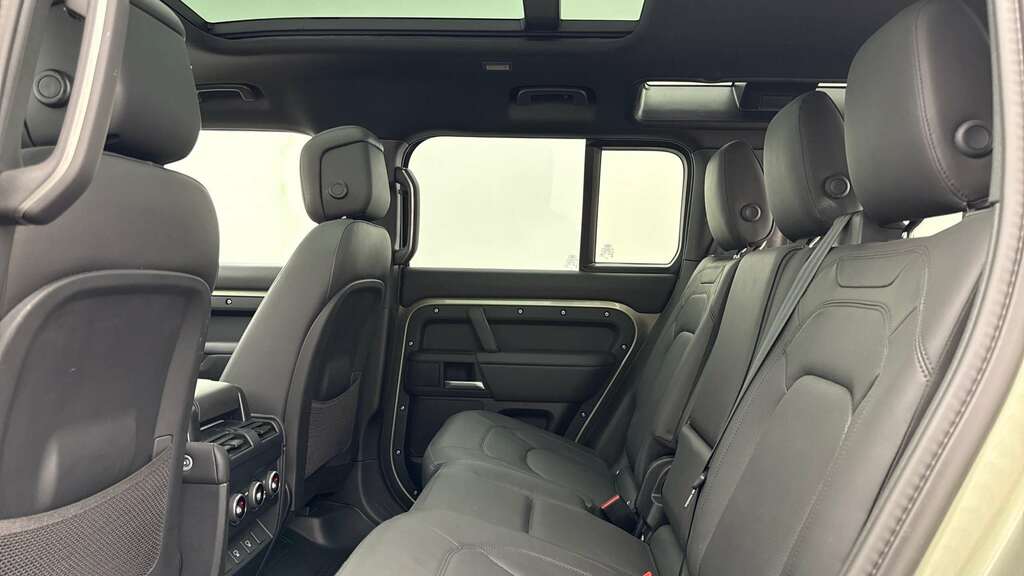 Land Rover Defender 110 3.0 D350 X-dynamic Hse 110 7 Seat 2025 KT74EOF Green #3