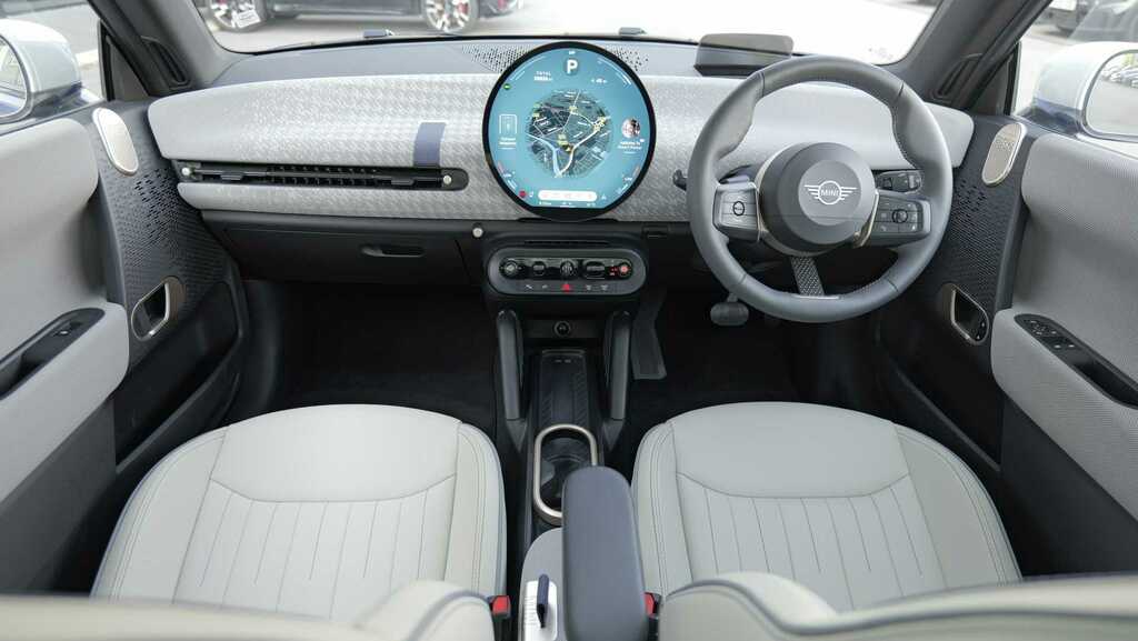 Mini Hatch 160Kw Se Exclusive Level 3 54Kwh 2024 AK74OFD Blue #4