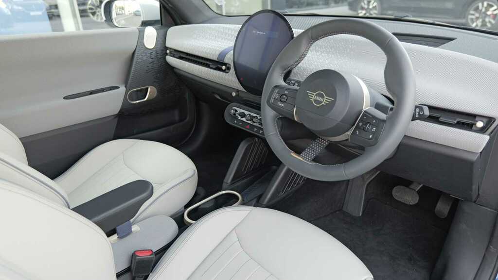 Mini Hatch 160Kw Se Exclusive Level 3 54Kwh 2024 AK74OFD Blue #6
