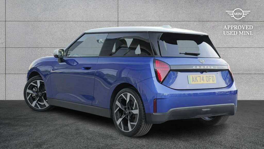 Mini Hatch 160Kw Se Exclusive Level 3 54Kwh 2024 AK74OFD Blue #2