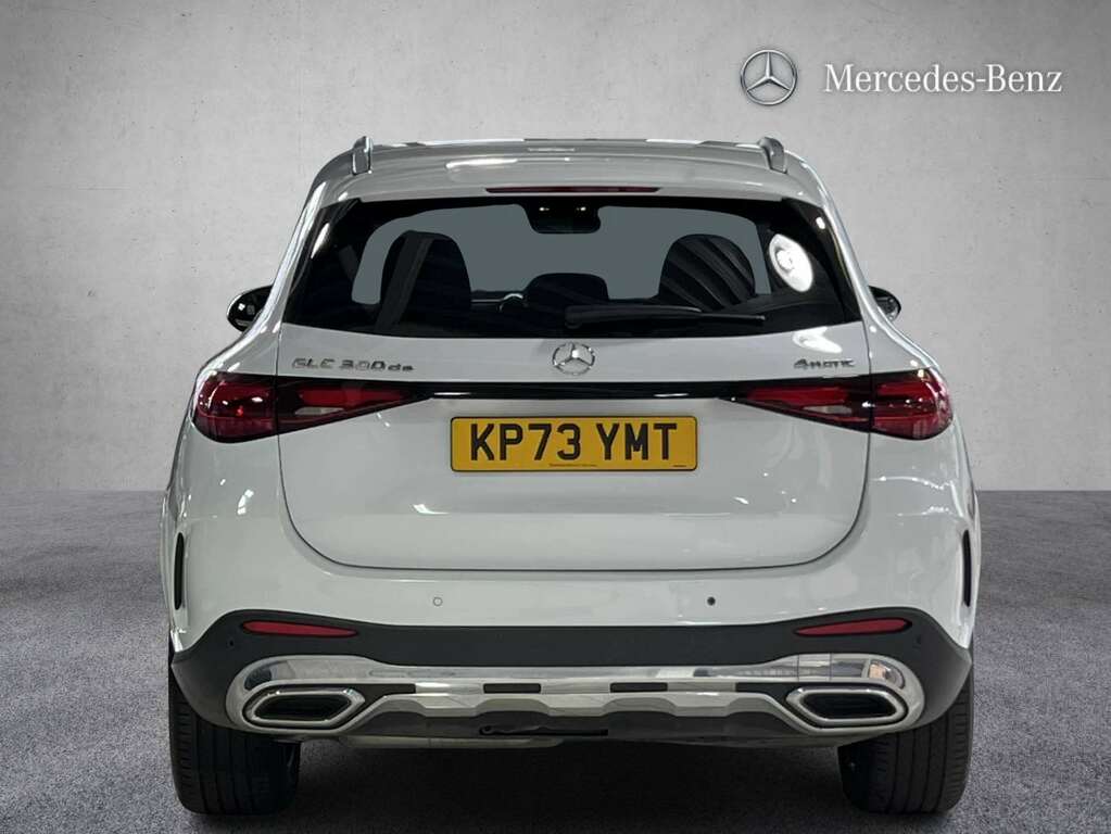 Mercedes-Benz GLC Class 300De 4Matic Amg Line 9G-tronic 2023 KP73YMT White #4