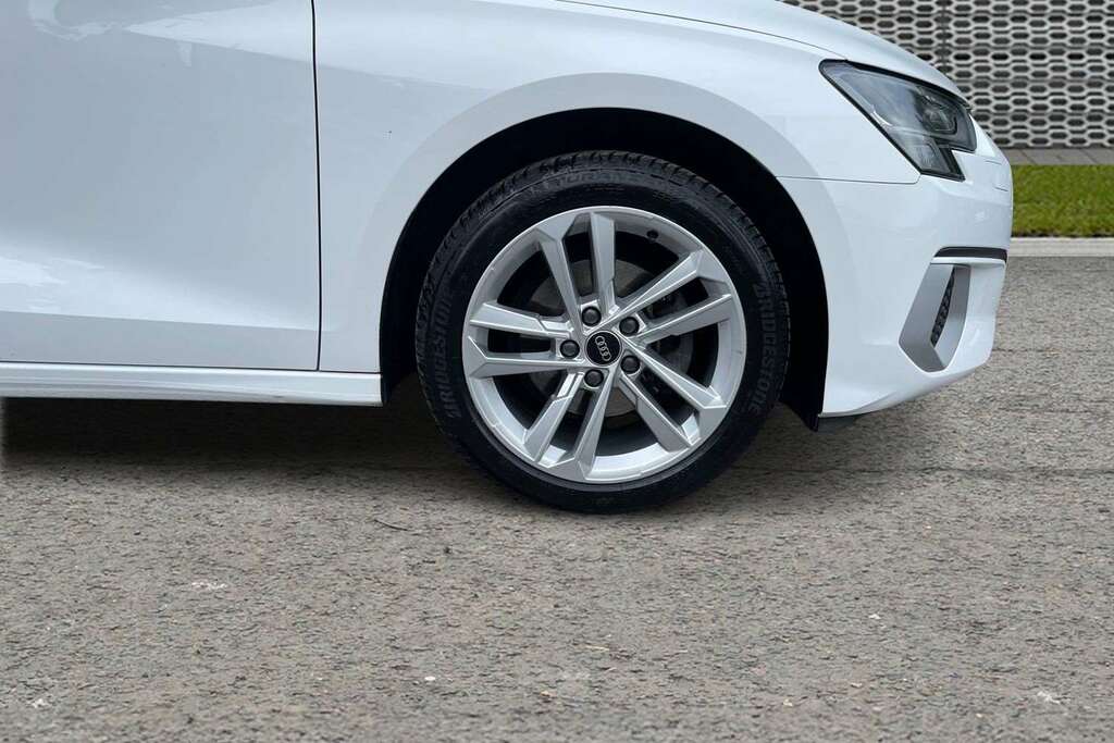 Audi A3 30 Tfsi Sport 2023 LP72NNR White #5