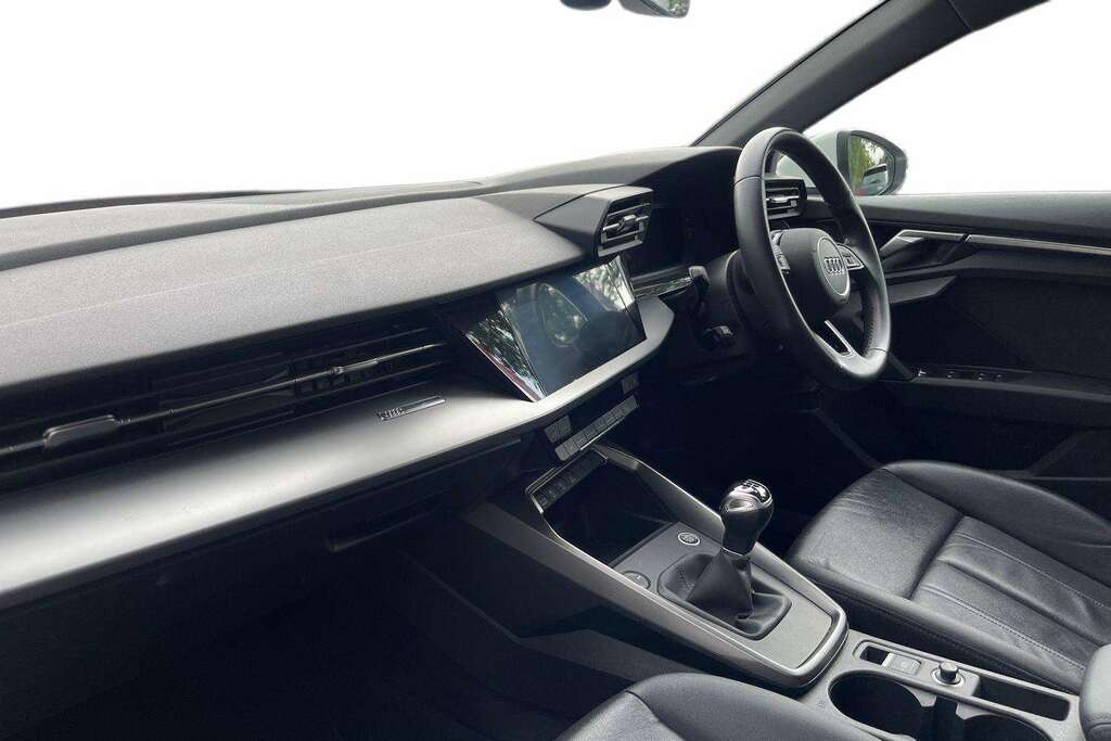Audi A3 30 Tfsi Sport 2023 LP72NNR White #2