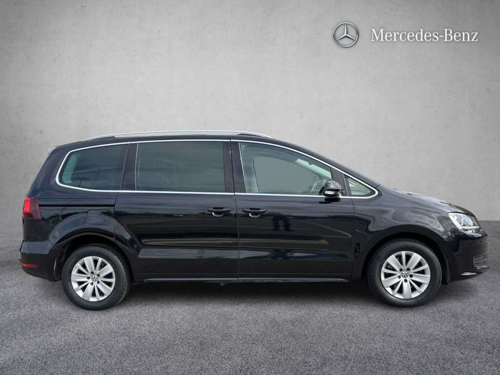 Volkswagen Sharan 2.0 Tdi Scr 150 Se Nav Dsg 2019 Black #4