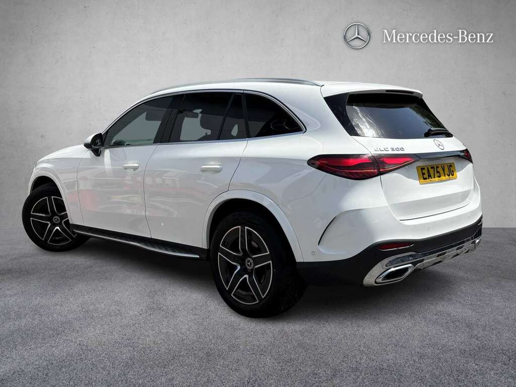 Mercedes-Benz GLC Class 300 4Matic Amg Line 9G-tronic 2026 EA75YJG White #2
