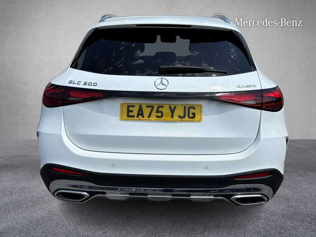 Mercedes-Benz GLC Class 300 4Matic Amg Line 9G-tronic 2026 EA75YJG White #5