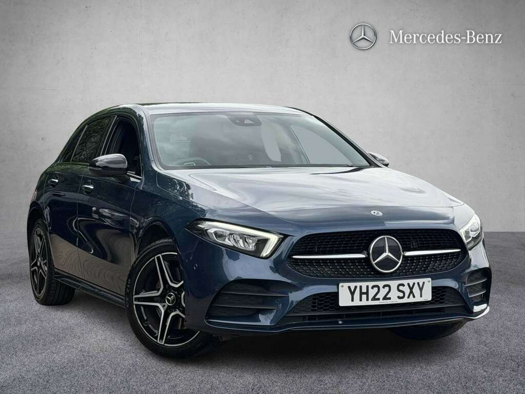 Mercedes-Benz A Class A250e Amg Line Premium Edition 2022 Blue