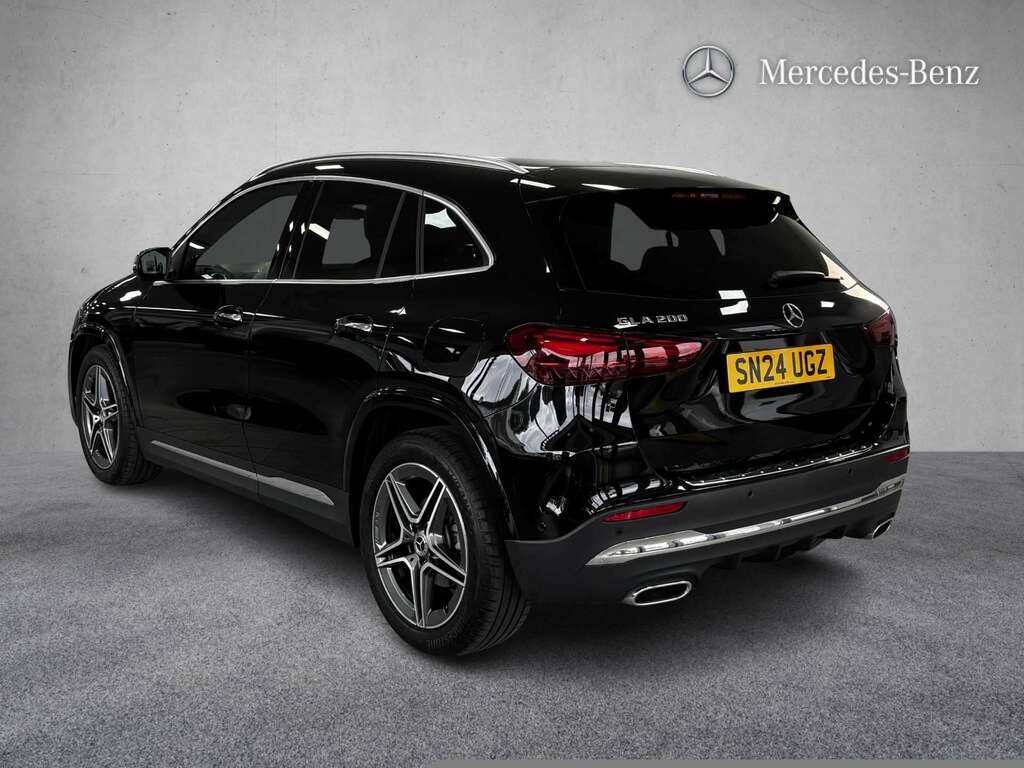 Mercedes-Benz GLA Class 200 Amg Line Executive 2024 SN24UGZ Black #4