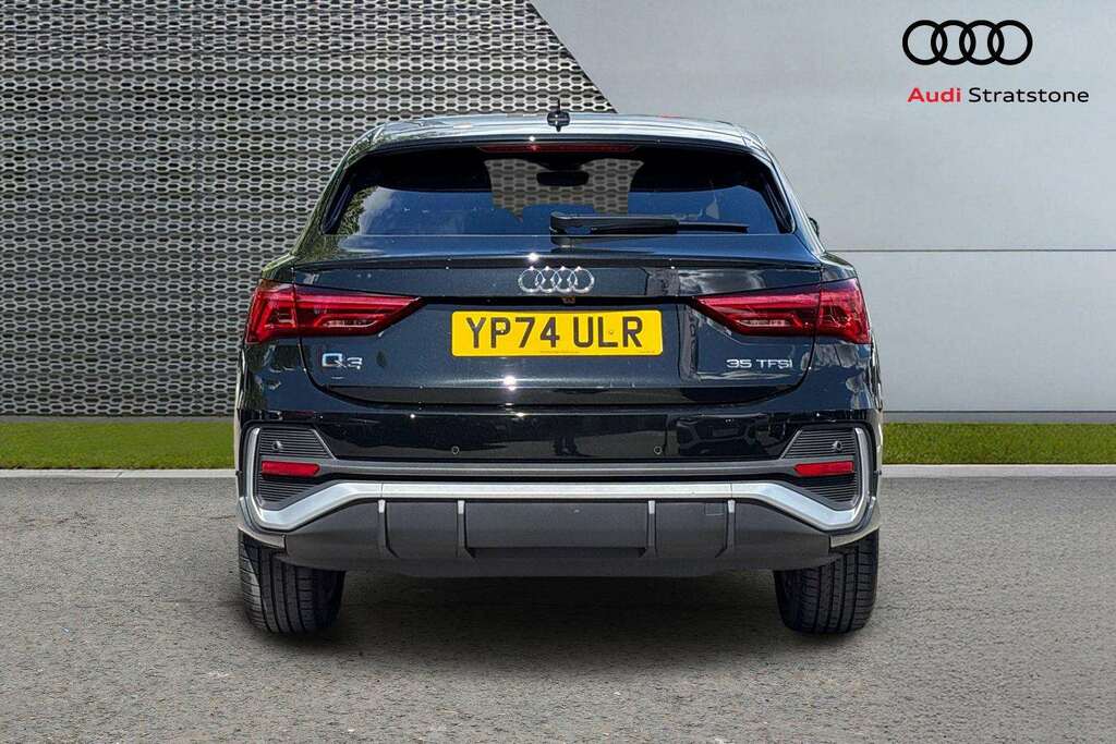 Audi Q3 35 Tfsi S Line S Tronic Leather 2024 Black #6
