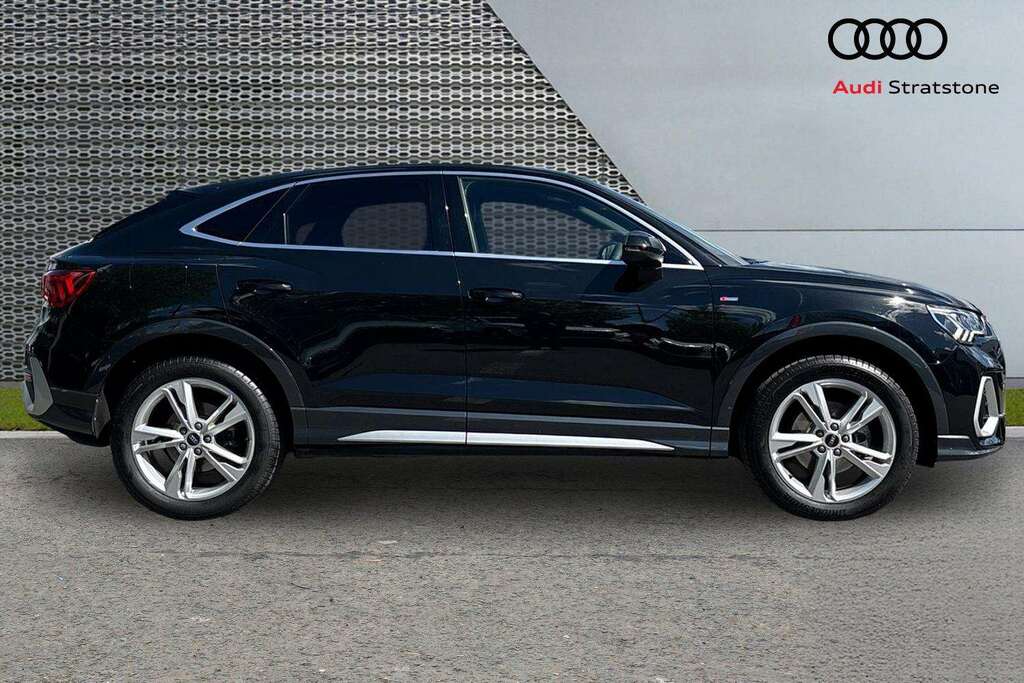 Audi Q3 35 Tfsi S Line S Tronic Leather 2024 Black #3