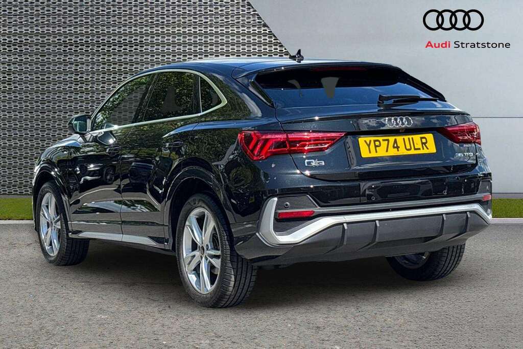 Audi Q3 35 Tfsi S Line S Tronic Leather 2024 Black #2