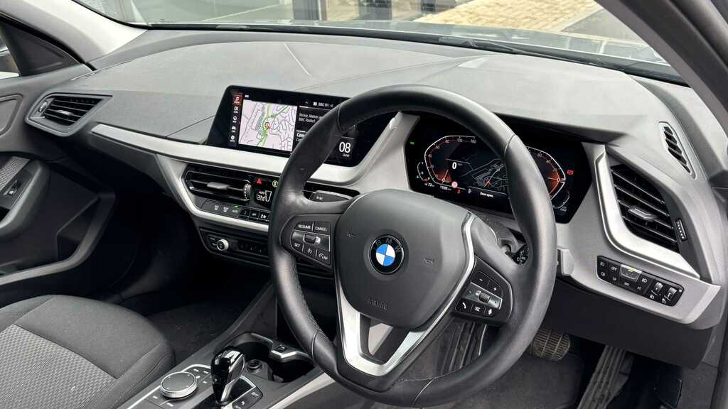 BMW 1 Series 118I 136 Se Step Live Cockpit Pro 202 FL23ZHZ Grey #4