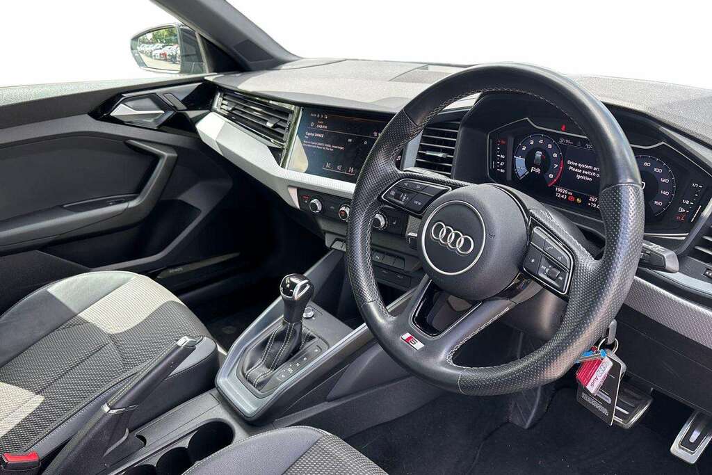 Audi A1 25 Tfsi S Line S Tronic 2023 VE72CHO Black #6