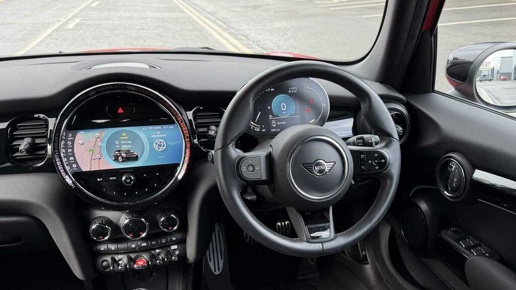 Mini Hatch 1.5 Cooper Sport 2022 FD22XWG Red #3