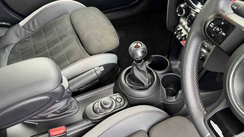 Mini Hatch 1.5 Cooper Sport 2022 FD22XWG Red #6