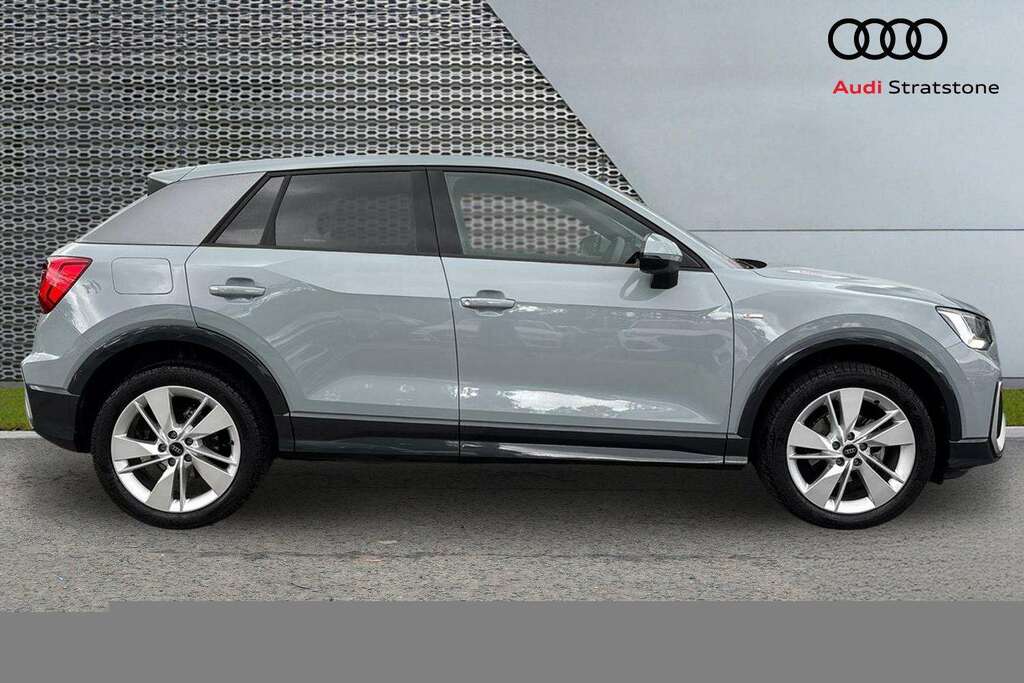 Audi Q2 35 Tfsi S Line S Tronic 2024 MD24HHV Grey #4