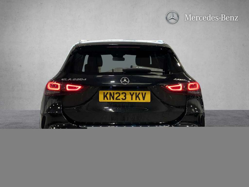 Mercedes-Benz GLA Class 220D 4Matic Amg Line Executive 2023 KN23YKV Black #4
