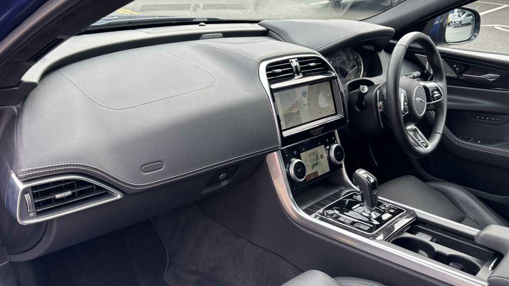 Jaguar XE 2.0 P250 R-dynamic Hse Grey #5