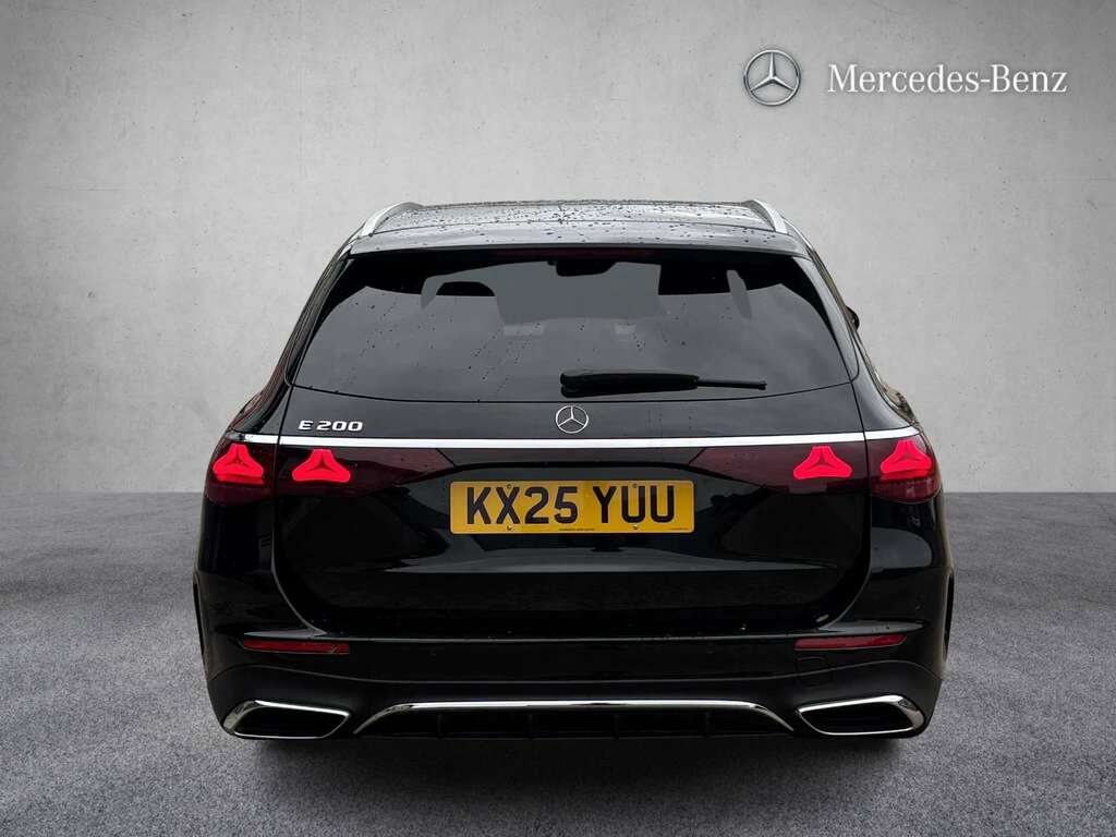 Mercedes-Benz E Class E200 Amg Line 9G-tronic 2025 KX25YUU Black #3