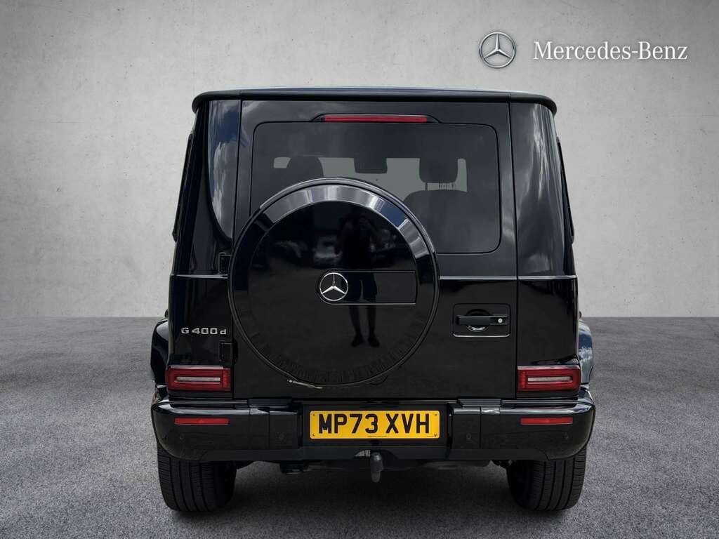 Mercedes-Benz G Class G400d Amg Line Premium Plus 9G-tronic 2023 Black #3