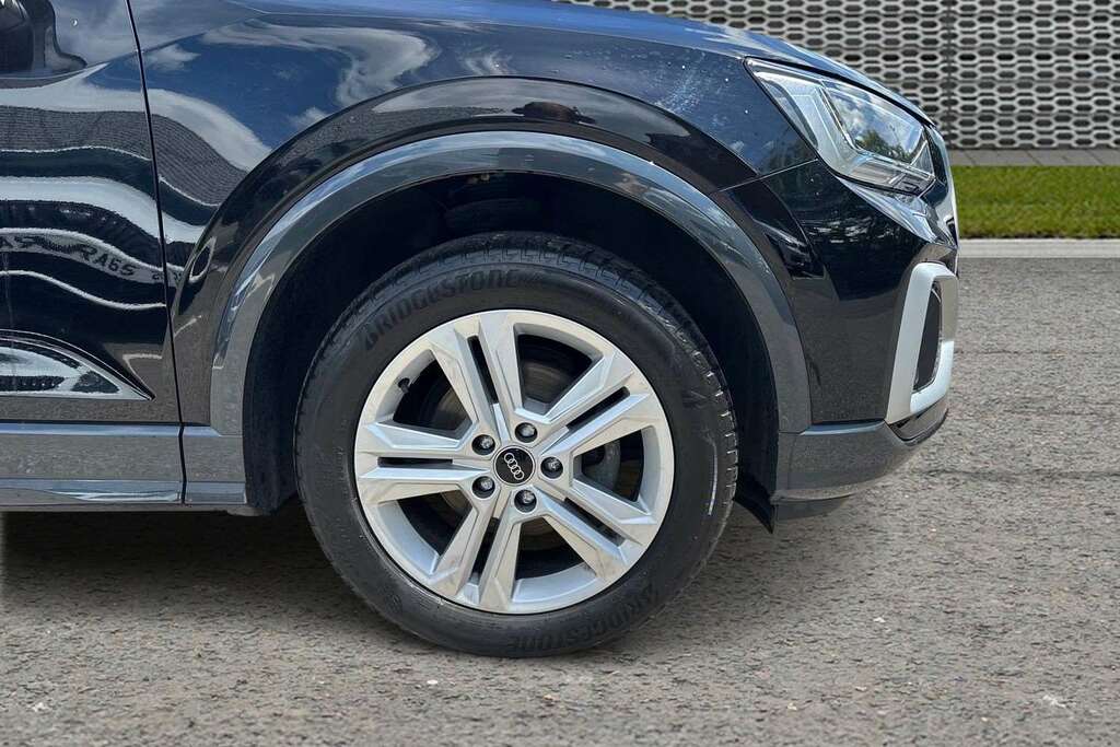 Audi Q2 30 Tfsi Sport 2023 RO23HUV Black #4
