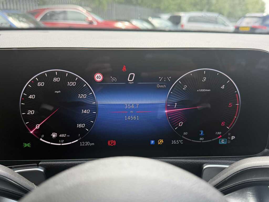 Mercedes-Benz GLB Class 220D 4Matic Amg Line Executive 8G-tronic 2024 KW24VVY Black #5
