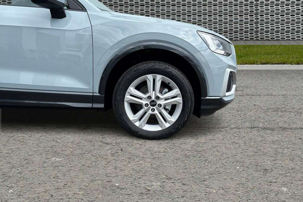 Audi Q2 35 Tfsi Sport 2026 VN26BZH Grey #5