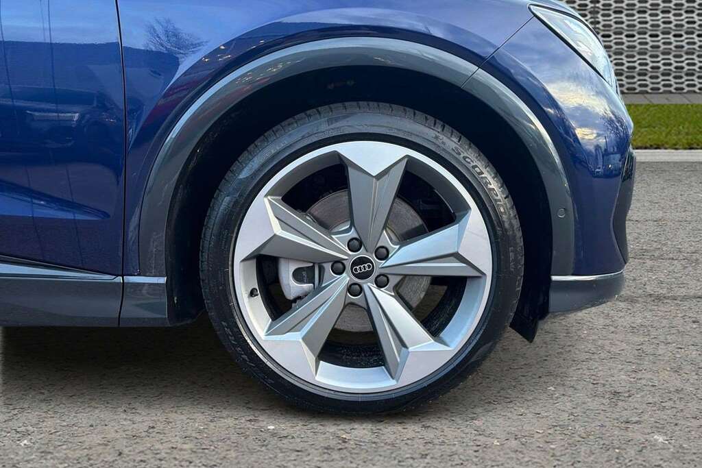 Audi Q4 E Tron 210Kw 45 Quattro 82Kwh Black Edition 2026 KU26YWL Blue #5