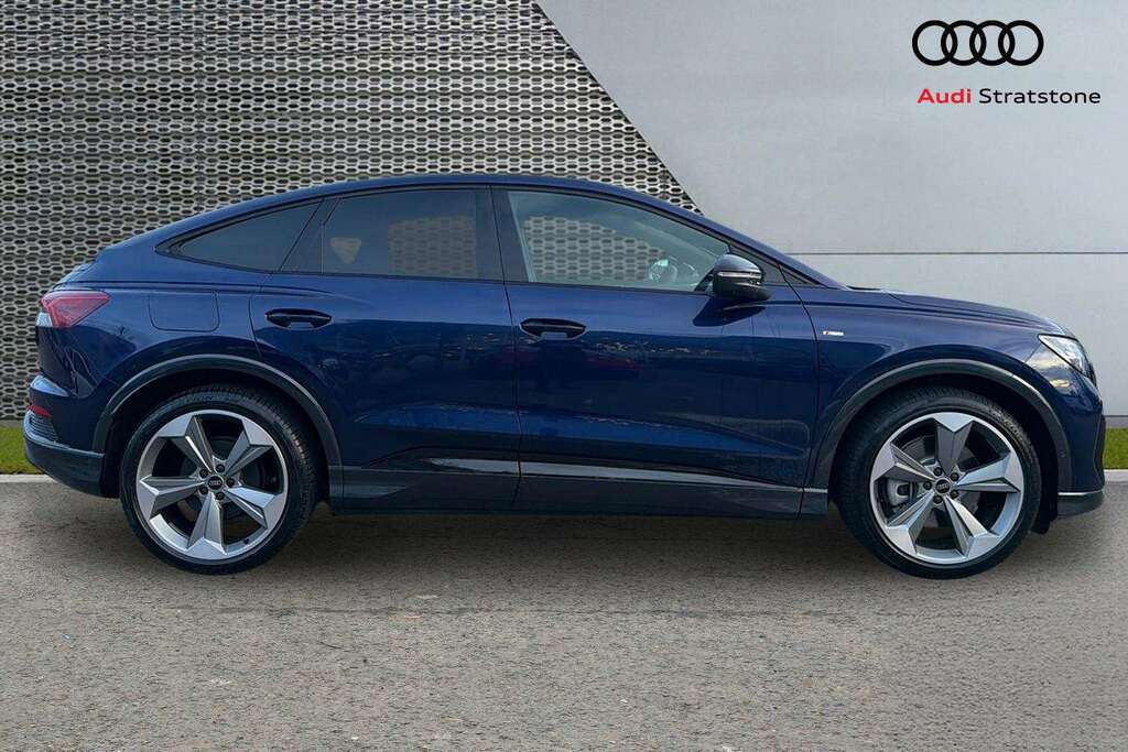 Audi Q4 E Tron 210Kw 45 Quattro 82Kwh Black Edition 2026 KU26YWL Blue #4