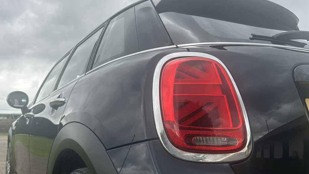 Mini Hatch 1.5 Cooper Exclusive 2022 YF22KGU Black #4