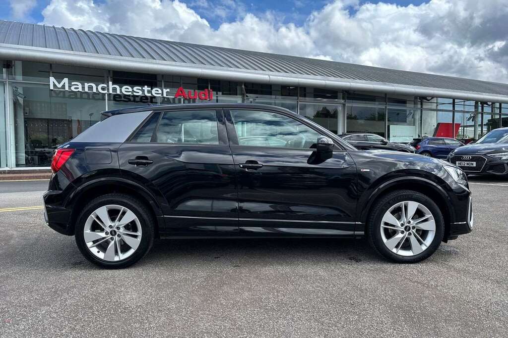 Audi Q2 35 Tfsi S Line 2022 ML72UCA Black #4