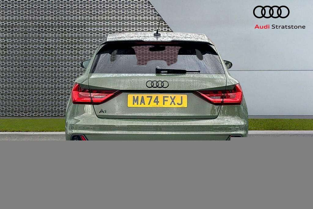 Audi A1 30 Tfsi Black Edition S Tronic 2024 MA74FXJ Green #6
