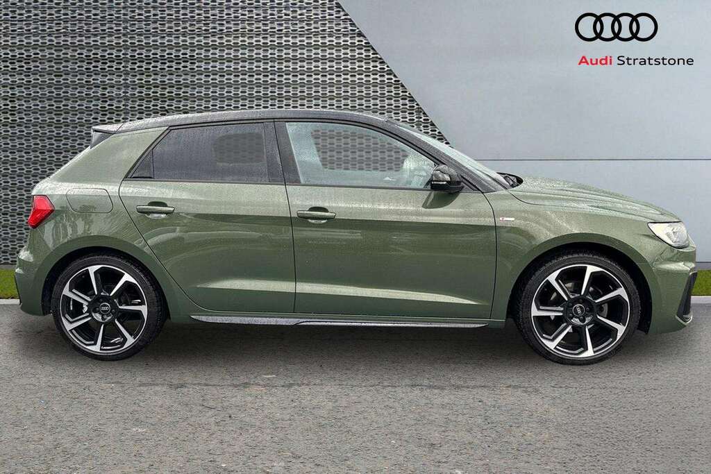Audi A1 30 Tfsi Black Edition S Tronic 2024 MA74FXJ Green #3
