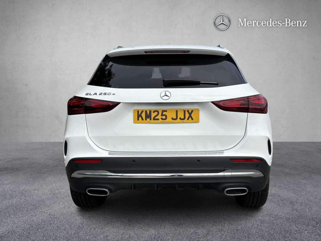 Mercedes-Benz GLA Class 250E Amg Line Executive 2025 KM25JJX White #6